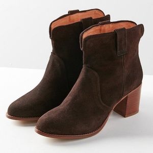 NWT Urban Outfitter Brown Suede Boro Western Pull